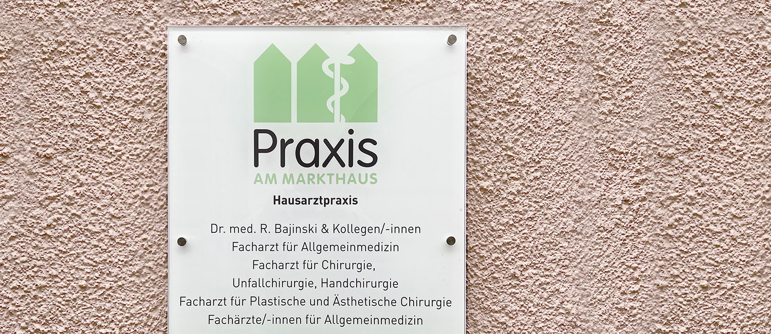 Schild Hausarztpraxis Praxis am Markthaus